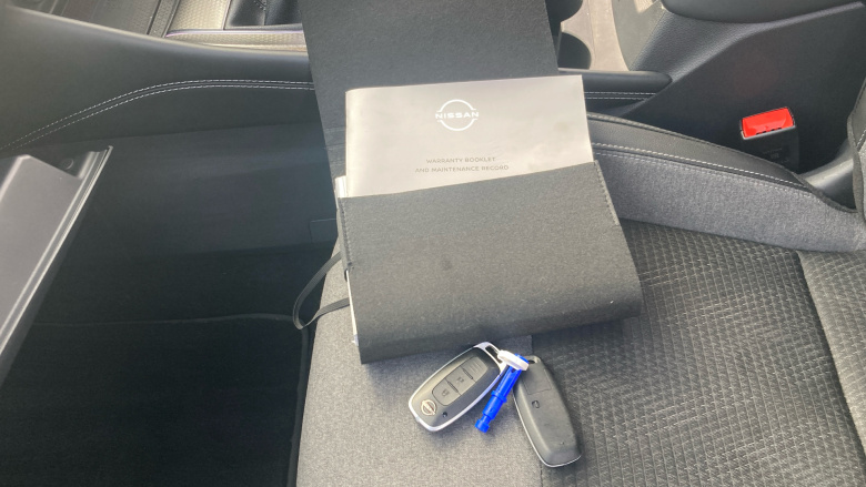 Nissan Qashqai 1.3 DiG-T MH N-Connecta 5dr Petrol Hatchback